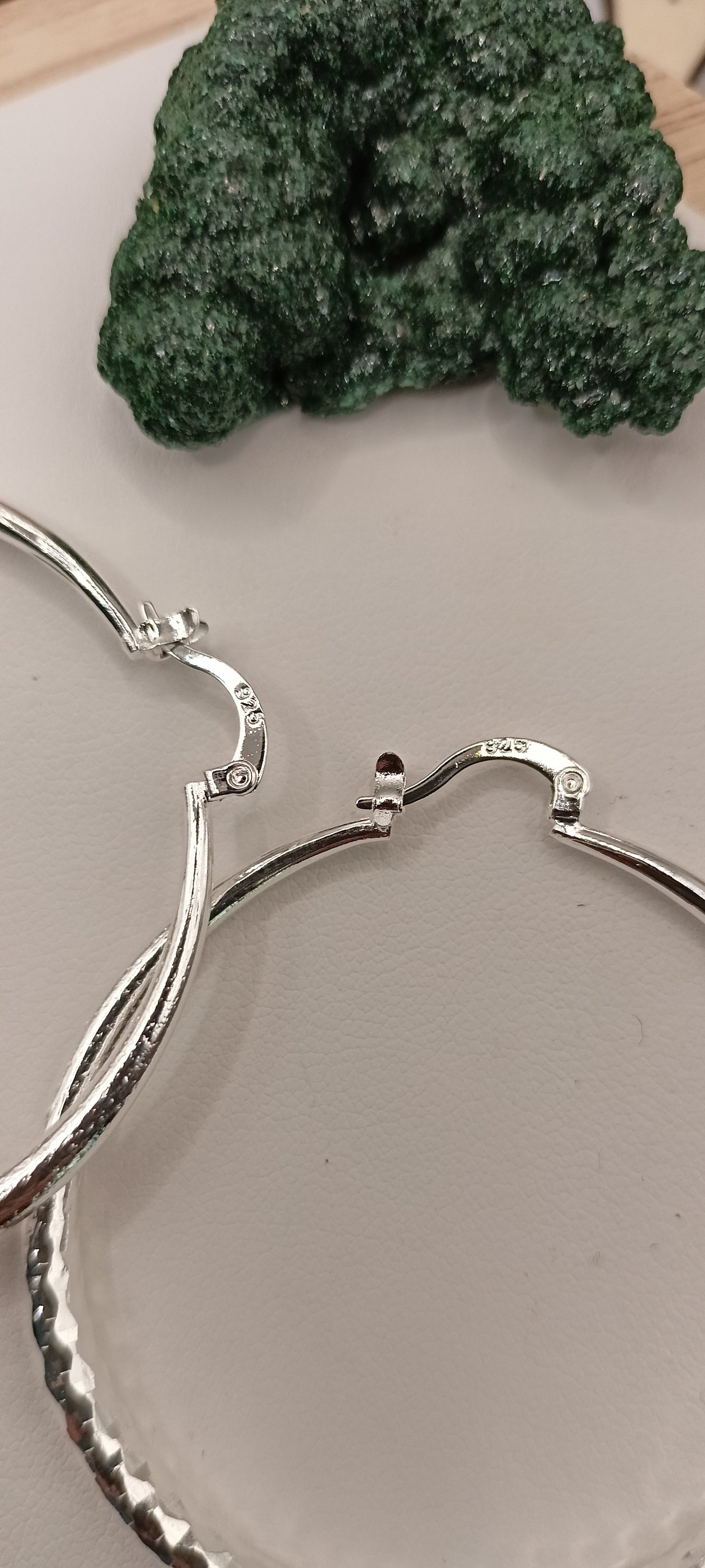 Boucles D'oreilles_ Alliage et argent plaqué Grandes Créoles Légères Les Gemmes de l'Ursuya