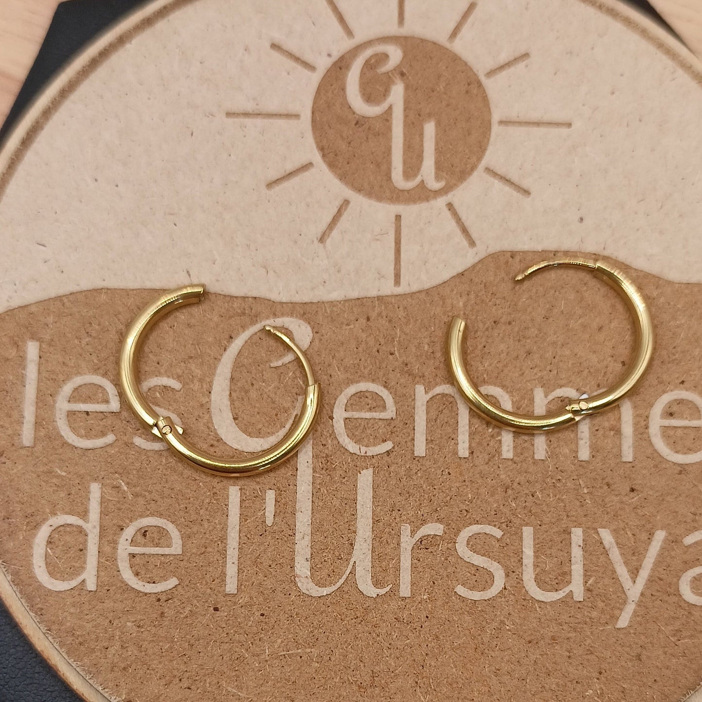 Boucles d'oreille avec grande fleurs en résine _ Interchangeables Les Gemmes de l'Ursuya