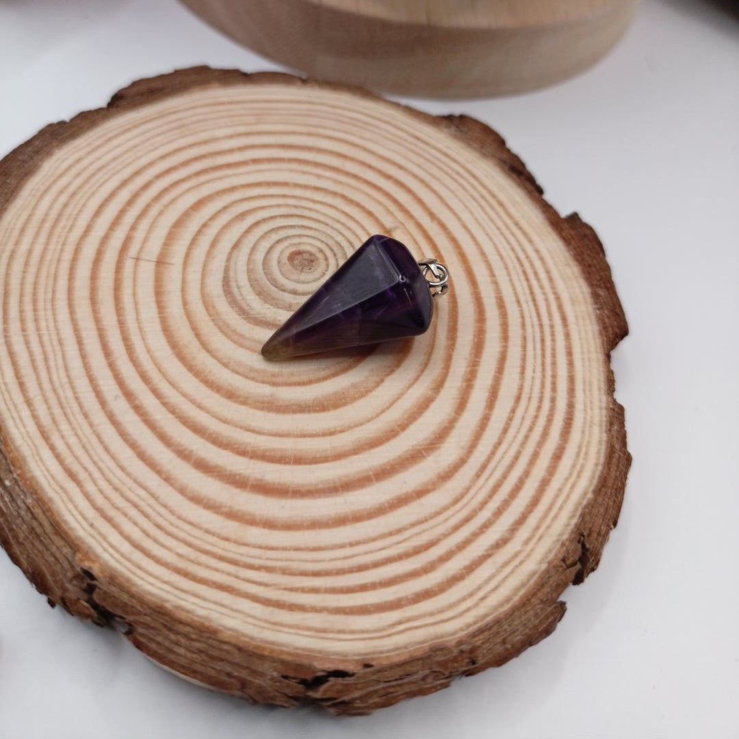 Collier avec Pendentif en pierre naturelle Améthyste Les Gemmes de l'Ursuya