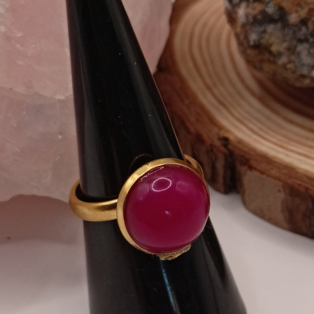 Bague monture ajustable avec pierre synthétique rubis corindon Les Gemmes de l'Ursuya