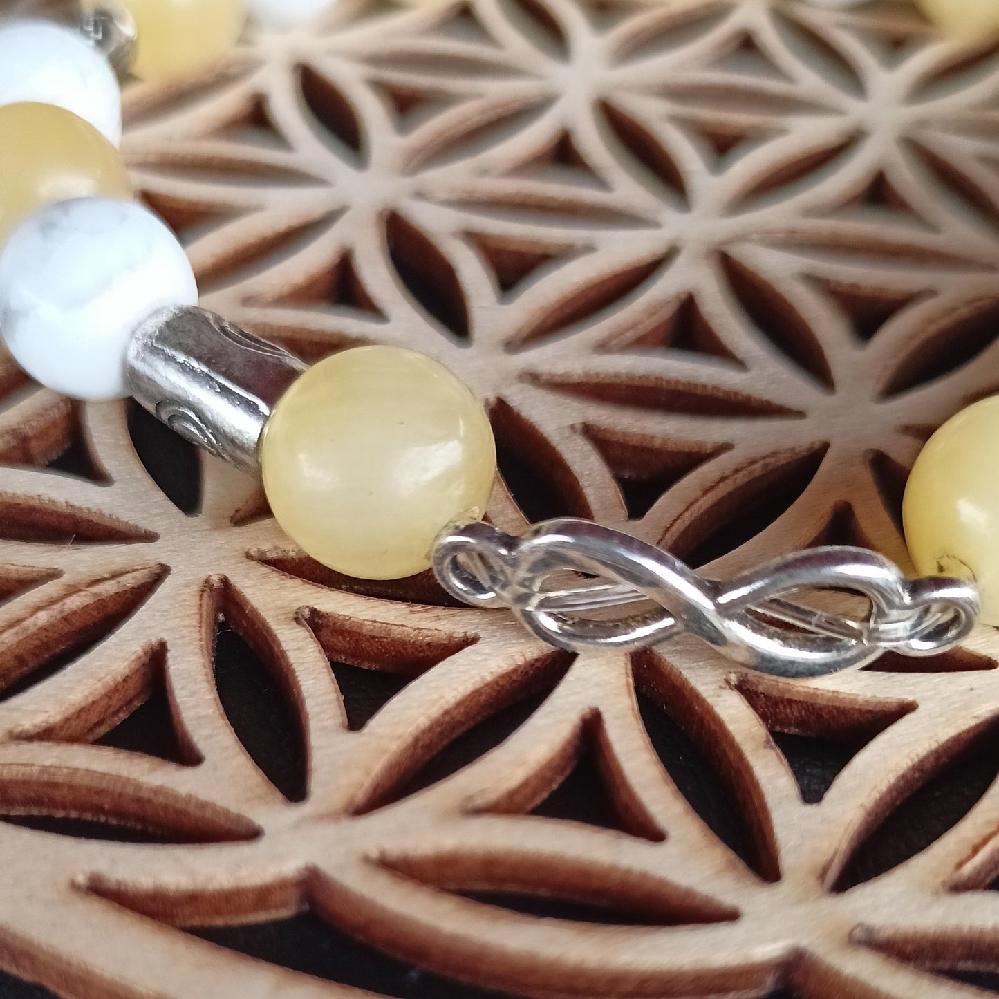 Bracelet en Pierre Naturelle jade citron et holwite symbole infini