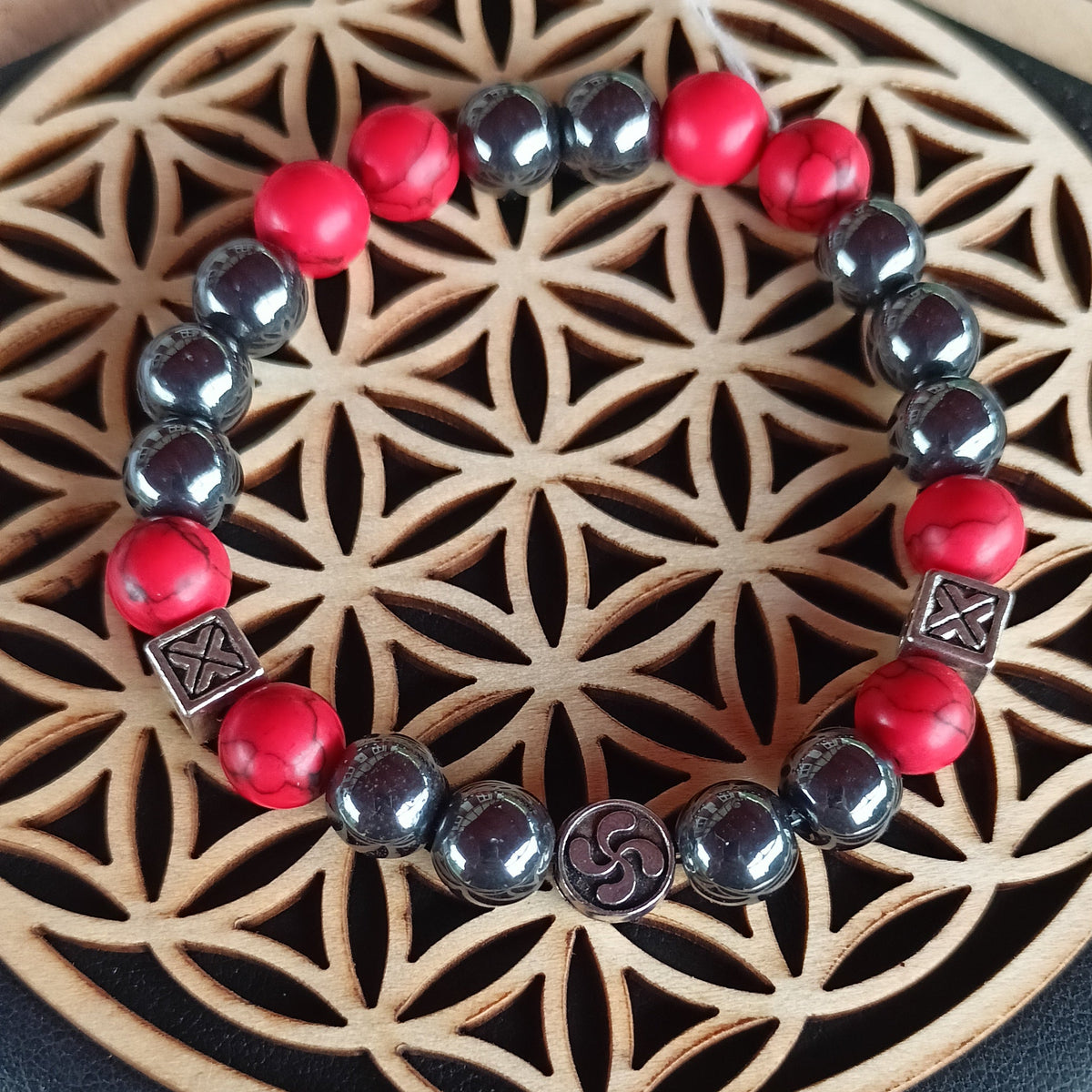 Bracelet Pierre Naturelle Howlite, Hématite lauburu