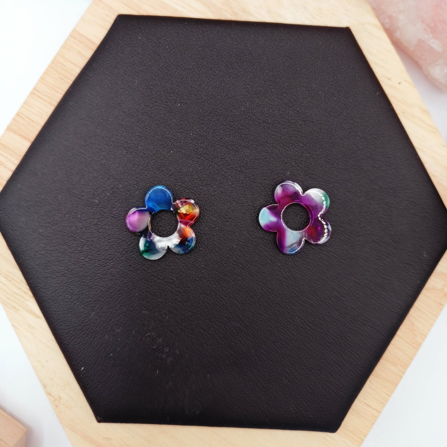 Boucles d'oreilles avec petites fleurs en résine _ Interchangeables Les Gemmes de l'Ursuya