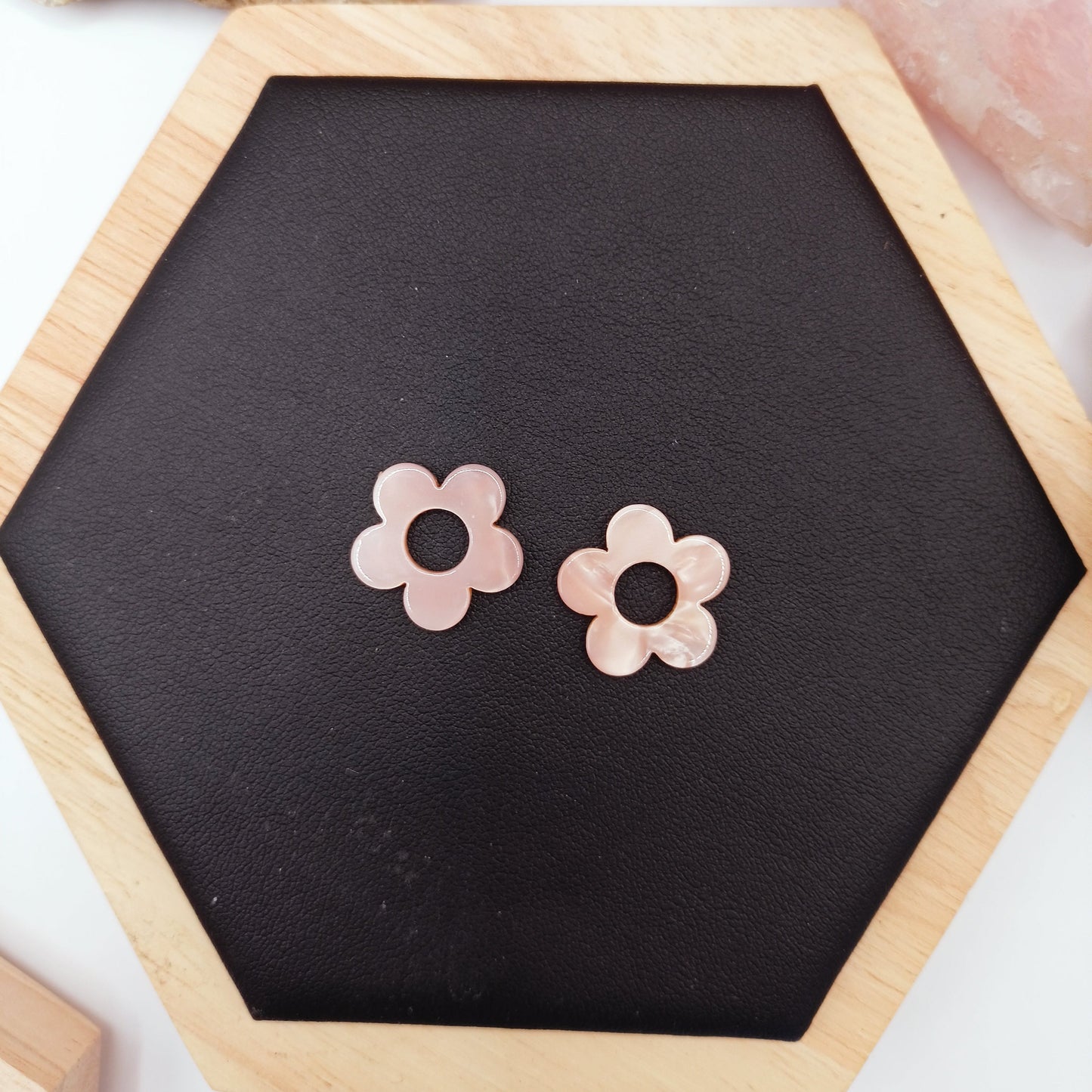 Boucles d'oreilles avec petites fleurs en résine _ Interchangeables Les Gemmes de l'Ursuya