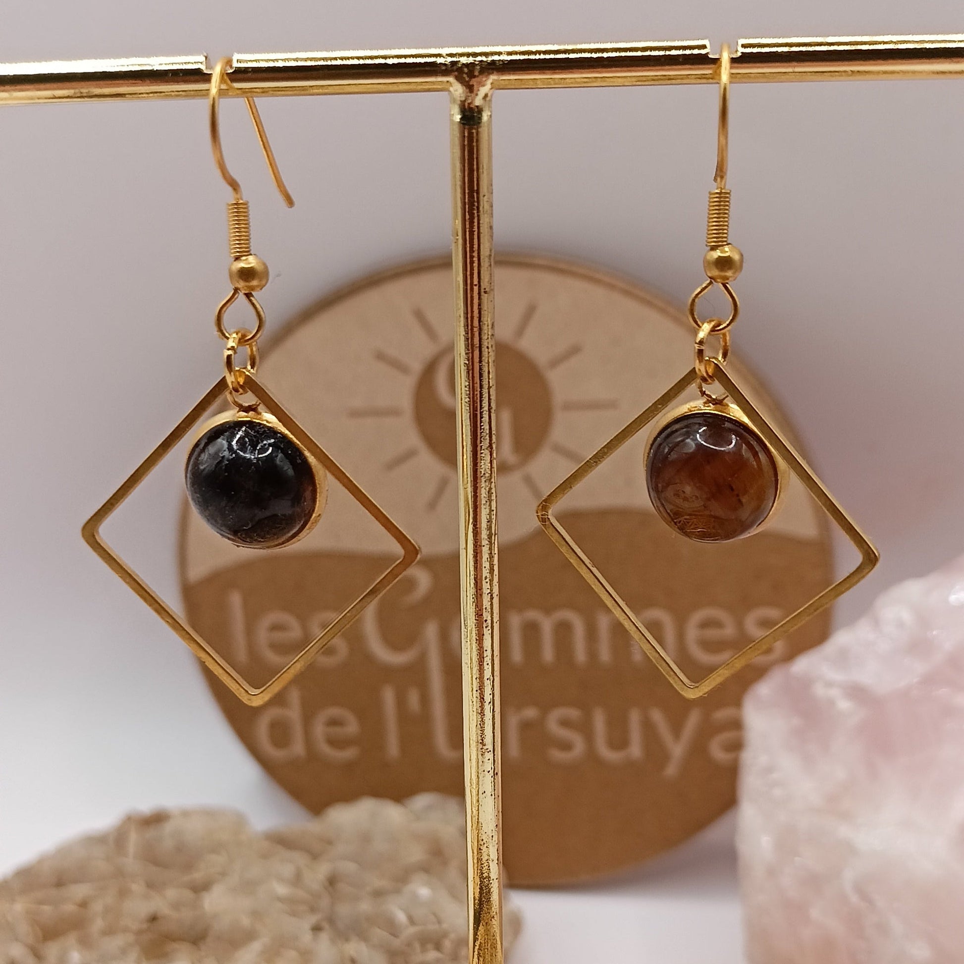 Boucles d’oreilles œil de tigre dorée – Acier Inoxydable | Les Gemmes de l’Ursuya Les Gemmes de l'Ursuya