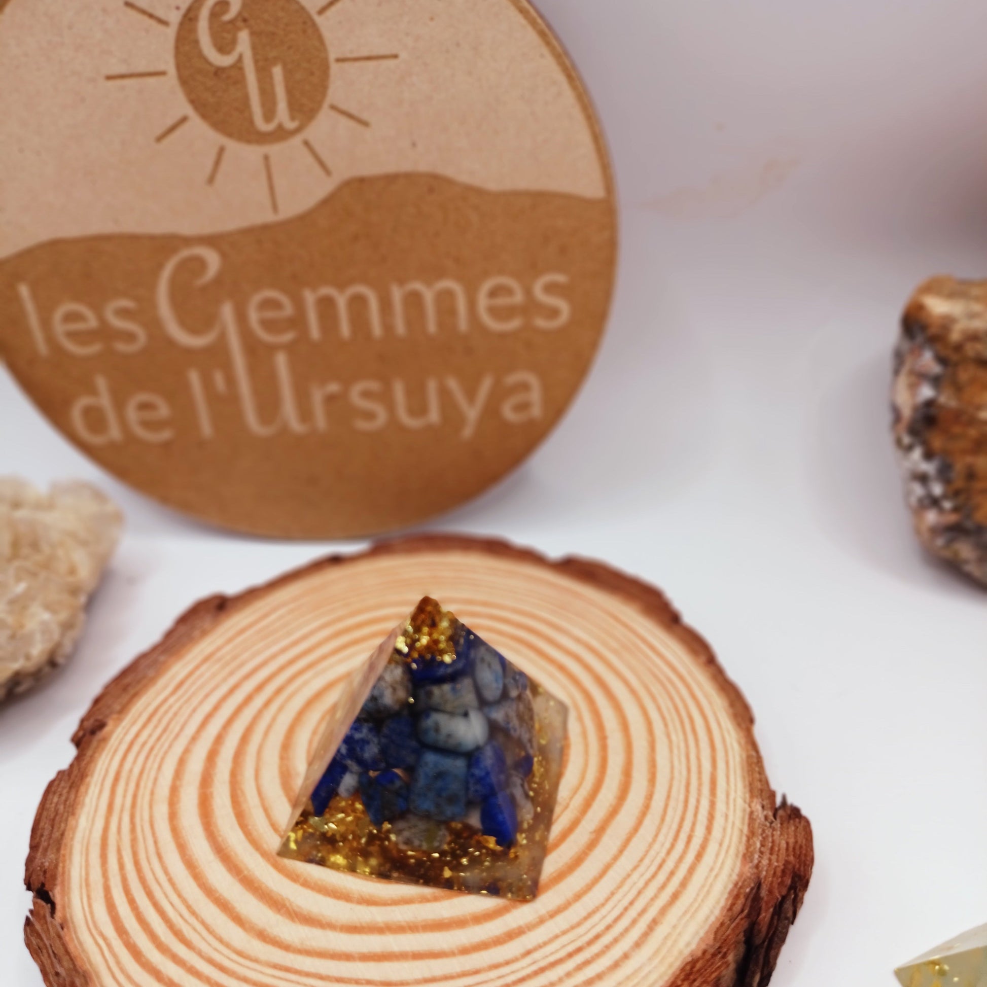 Statue en résine et pierre naturelle Les Gemmes de l'Ursuya