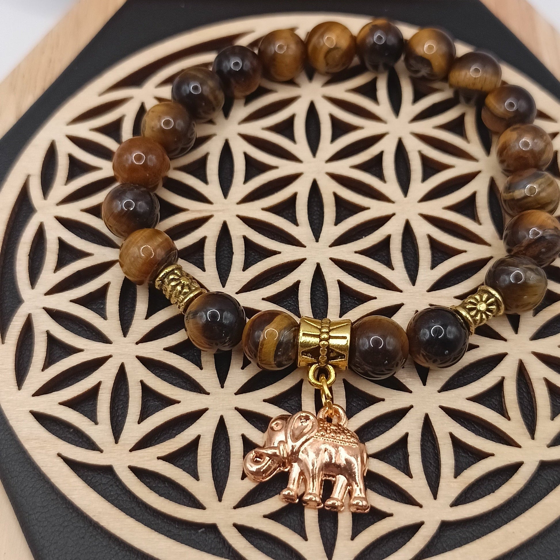 Bracelet en pierre naturelle oeil de tigre et éléphant Les Gemmes de l'Ursuya