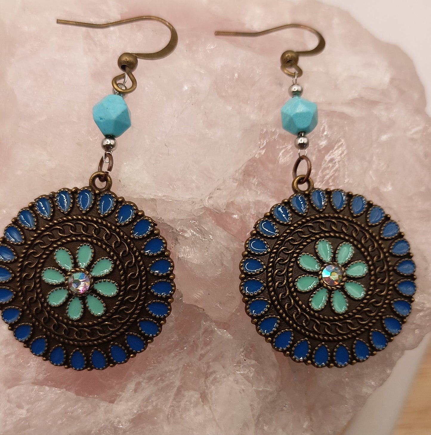 Boucles d'oreilles howlite turquoise fantaisie | Les Gemmes de l'Ursuya