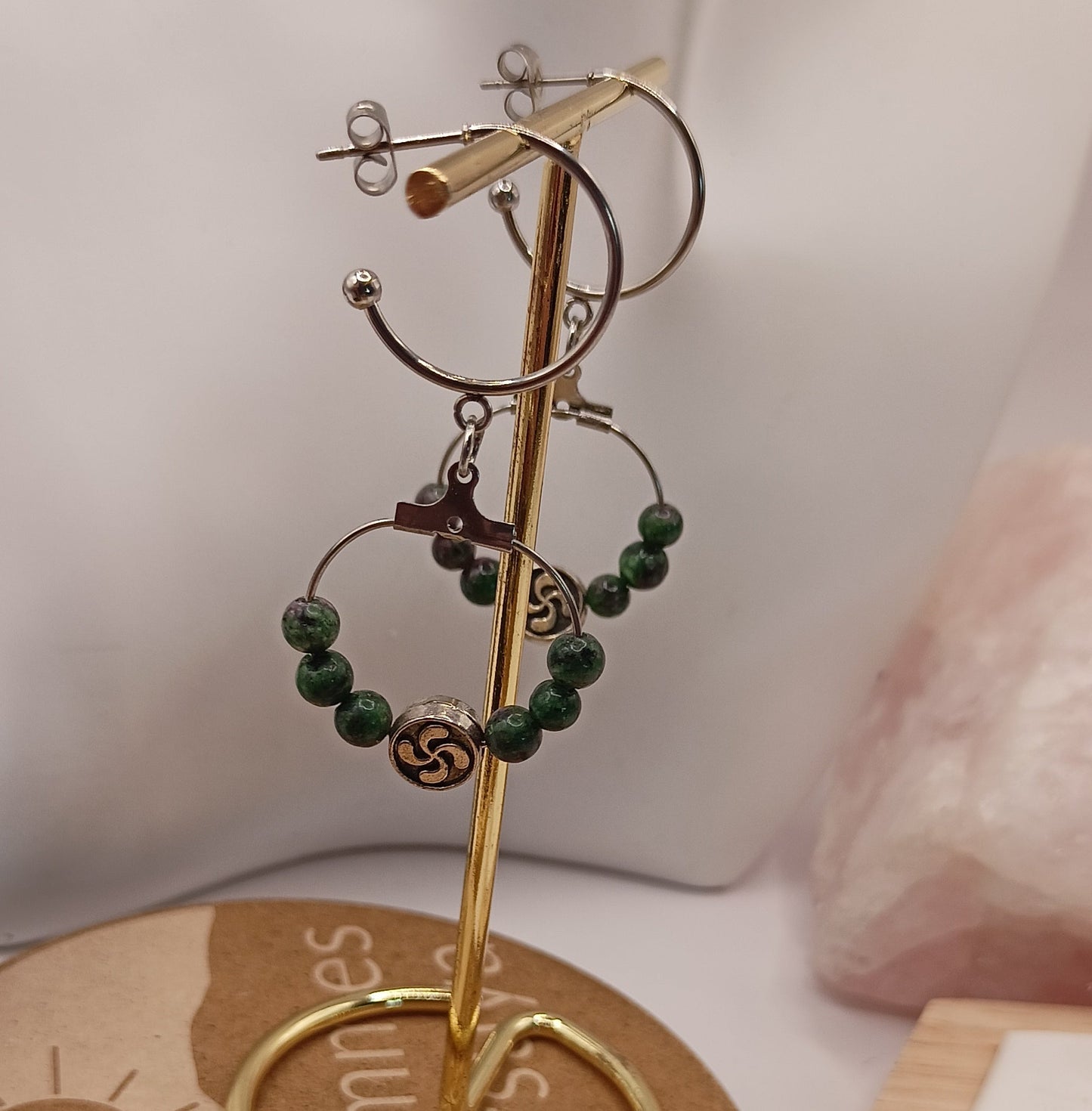 Boucles D'oreilles Fermoirs Argenté Et Zoisite Verte Naturelle Lauburu Basque