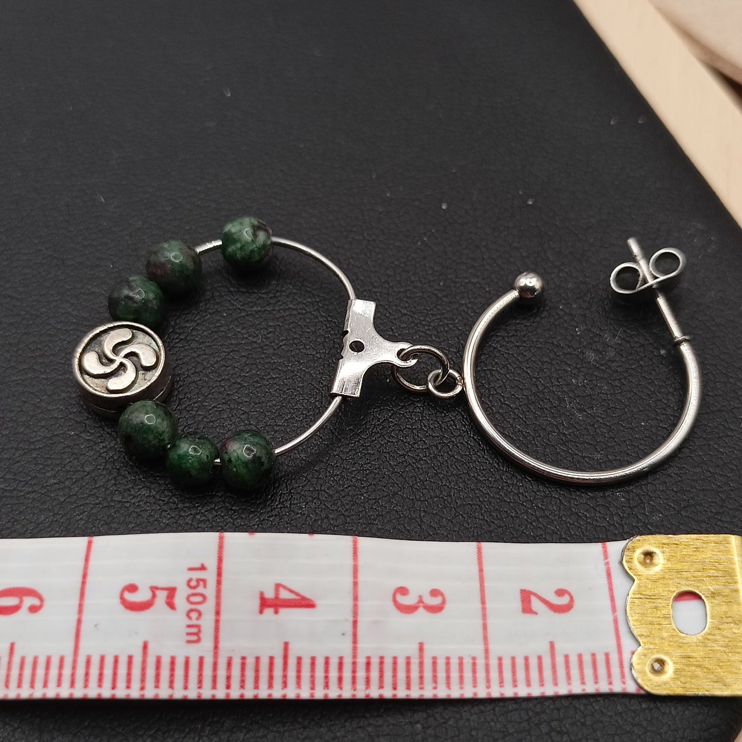Boucles D'oreilles Fermoirs Argenté Et Zoisite Verte Naturelle Lauburu Basque