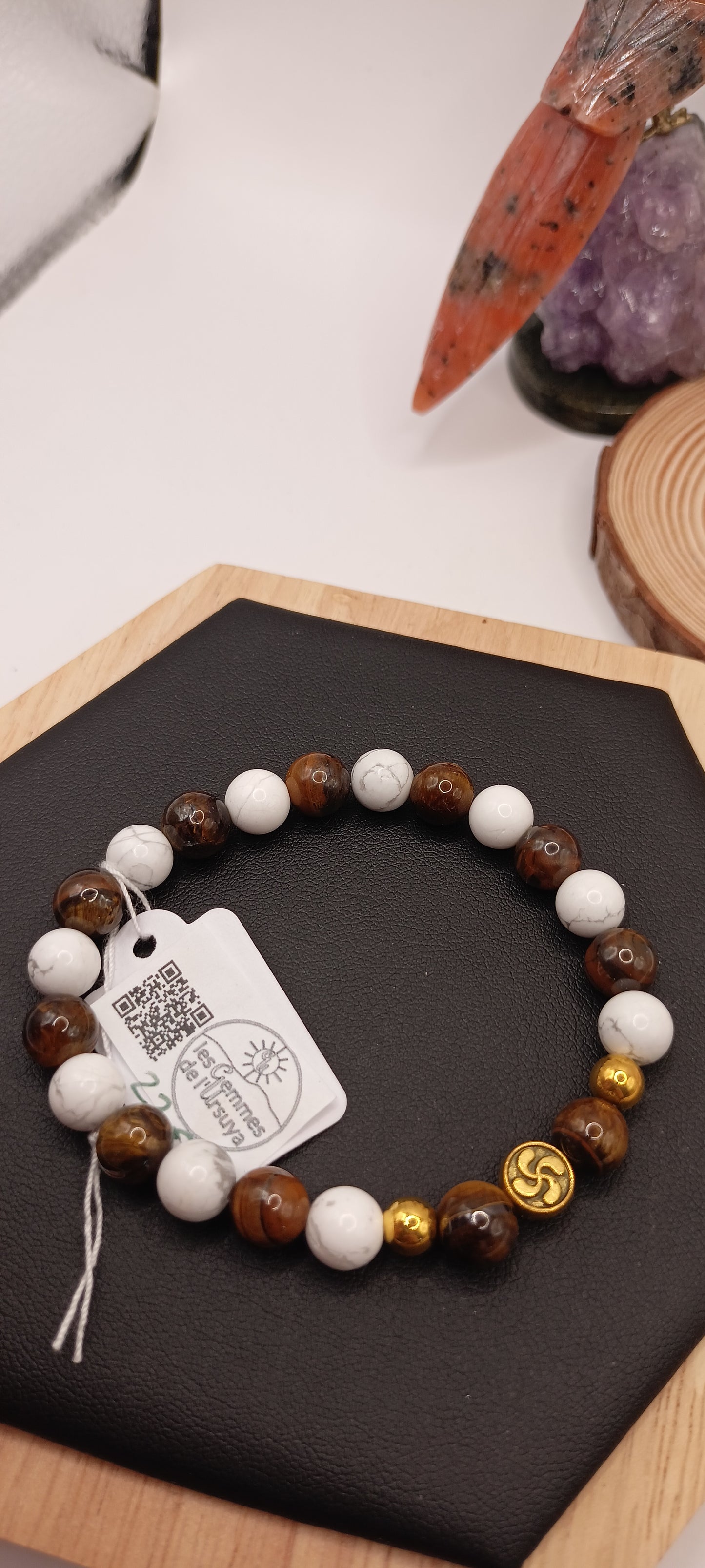 Bracelet en pierre naturelle oeil de tigre et holwite croix basque lauburu