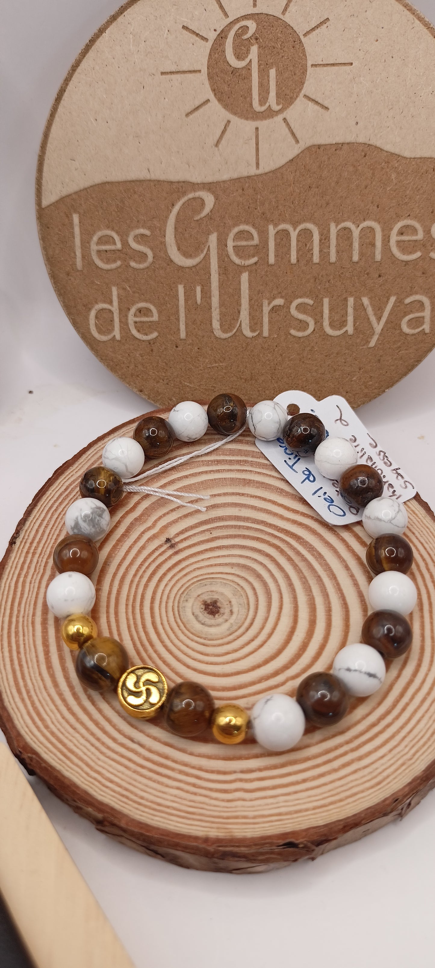 Bracelet en pierre naturelle oeil de tigre et holwite croix basque lauburu