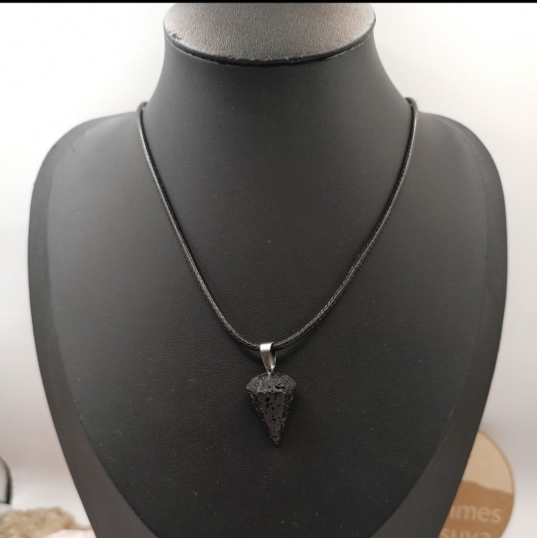 Collier cordon avec pendentif en Pierre Naturelle de Lave Les Gemmes de l'Ursuya