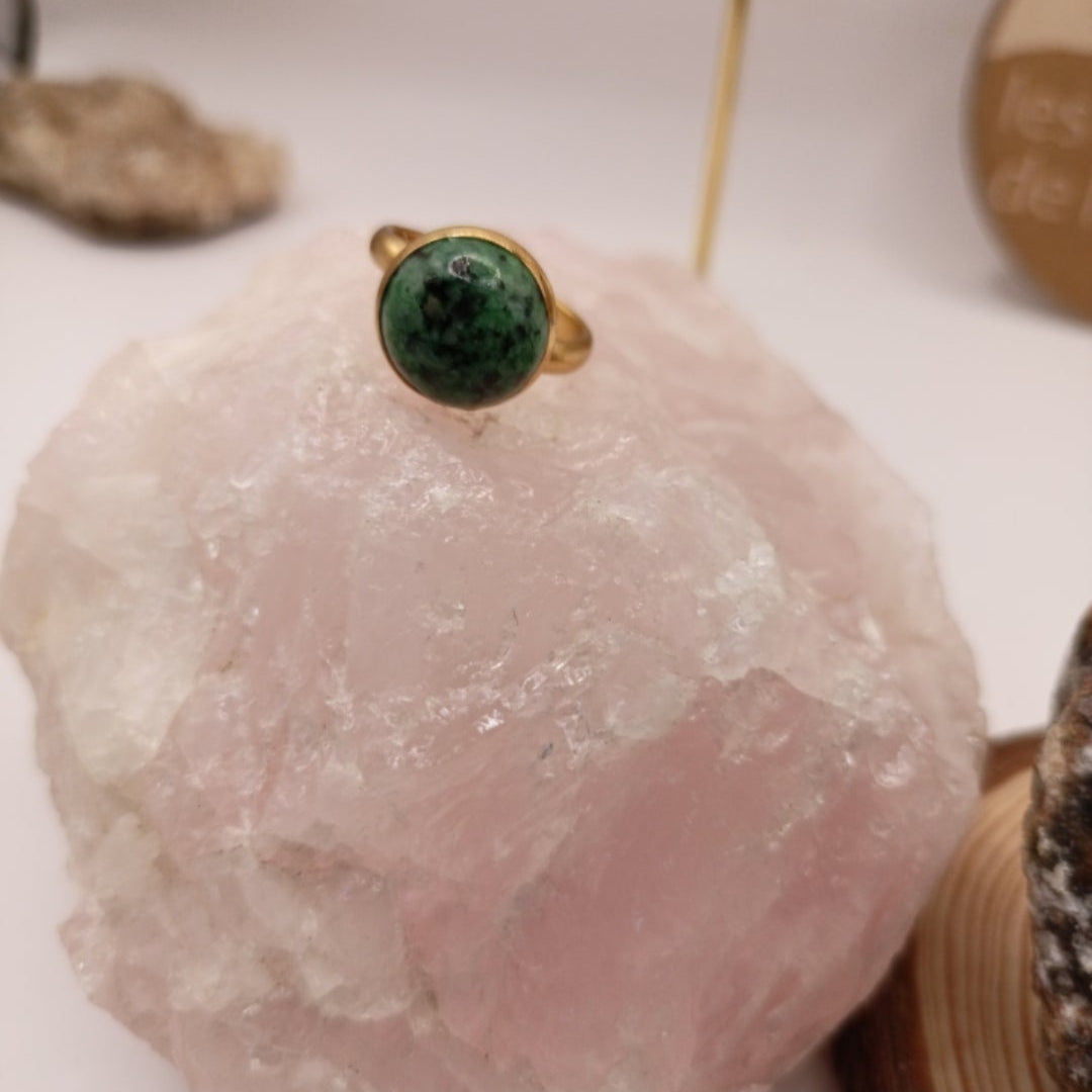 Bague monture ajustable avec pierre naturelle zosite Les Gemmes de l'Ursuya