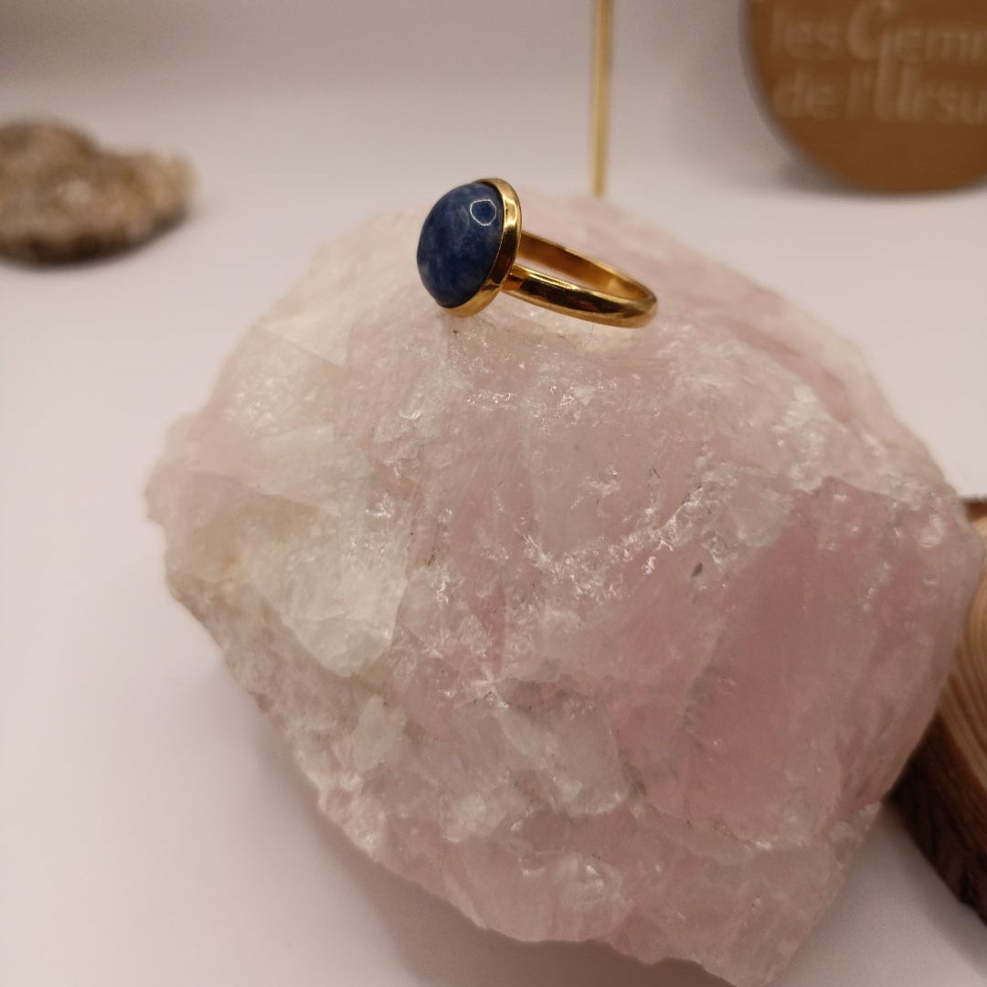 Bague monture ajustable avec pierre Sodalite Les Gemmes de l'Ursuya