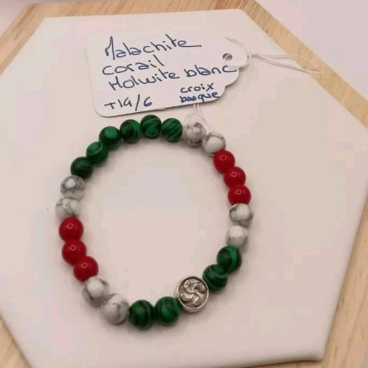 Bracelet Pierres Naturelles Malachite Holwite et corail Croix Basque * lauburu *