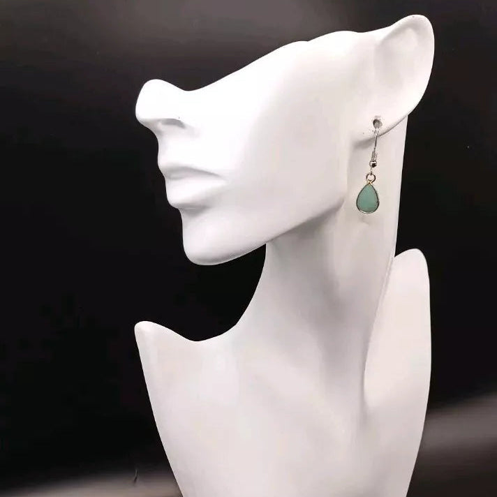 Boucles D'oreilles Pierre Naturelle Aventurine Verte Et Plume Dépareillés Les Gemmes de l'Ursuya