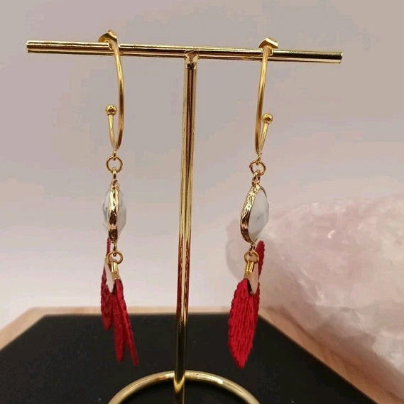 Boucles D'oreilles Holwite Blanche Et Éventail Rouge Clous Dorées Pendantes Les Gemmes de l'Ursuya