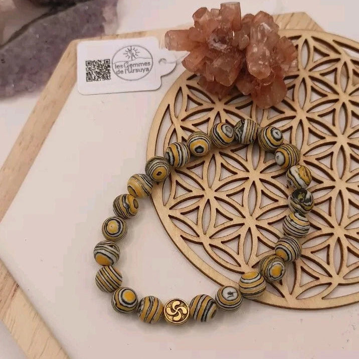 Bracelet En Malachite Jaune Et Lauburu Basque Perles 8mm Les Gemmes de l'Ursuya