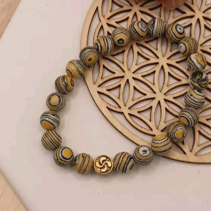 Bracelet En Malachite Jaune Et Lauburu Basque Perles 8mm Les Gemmes de l'Ursuya