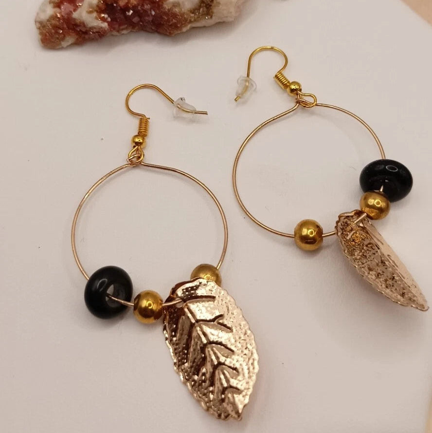 Boucles D'oreilles Et Pierre Du Soleil (En Verre) + Plume Et Perles Dorée Les Gemmes de l'Ursuya