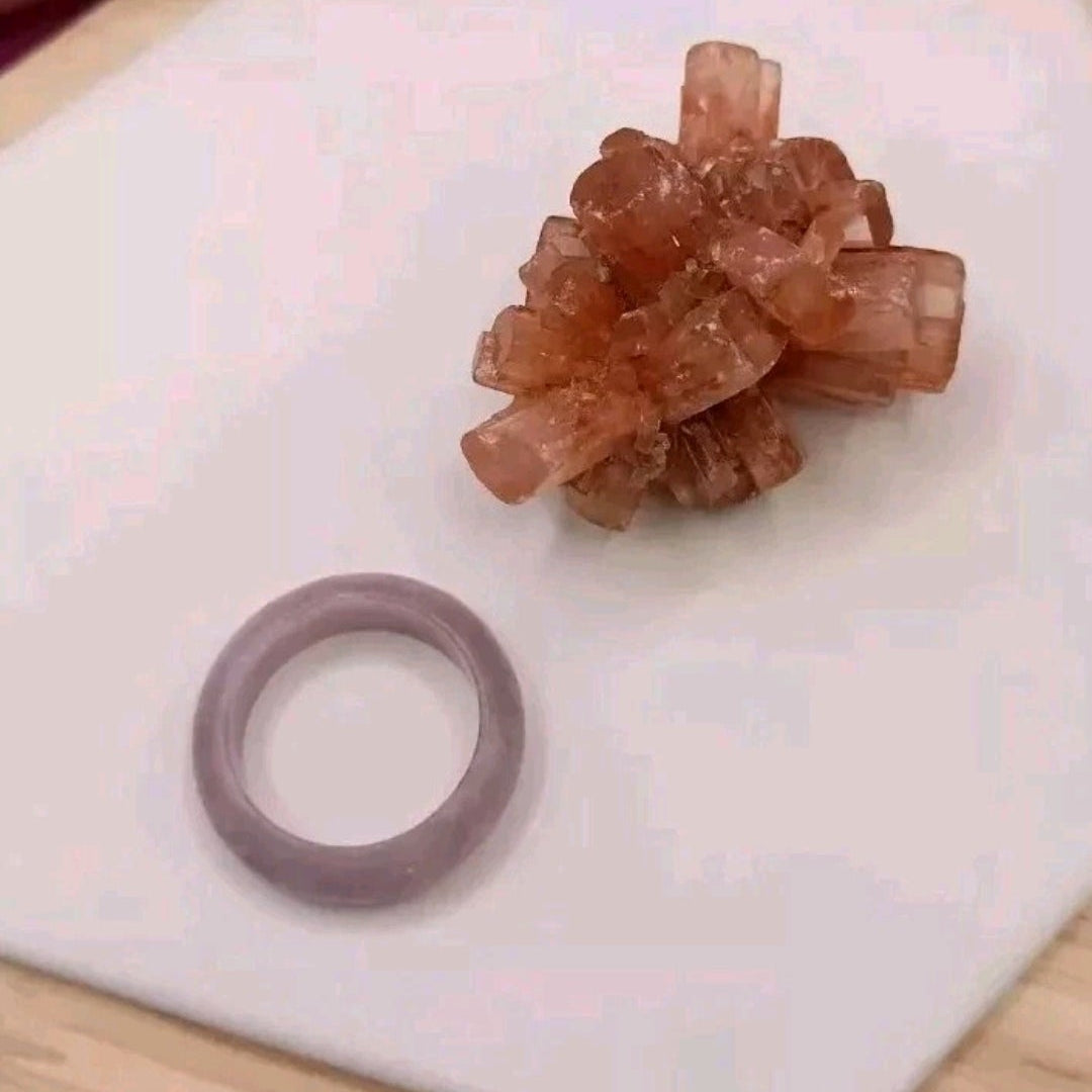 Bague forme d'anneau en pierre naturelle lepidolite Les Gemmes de l'Ursuya