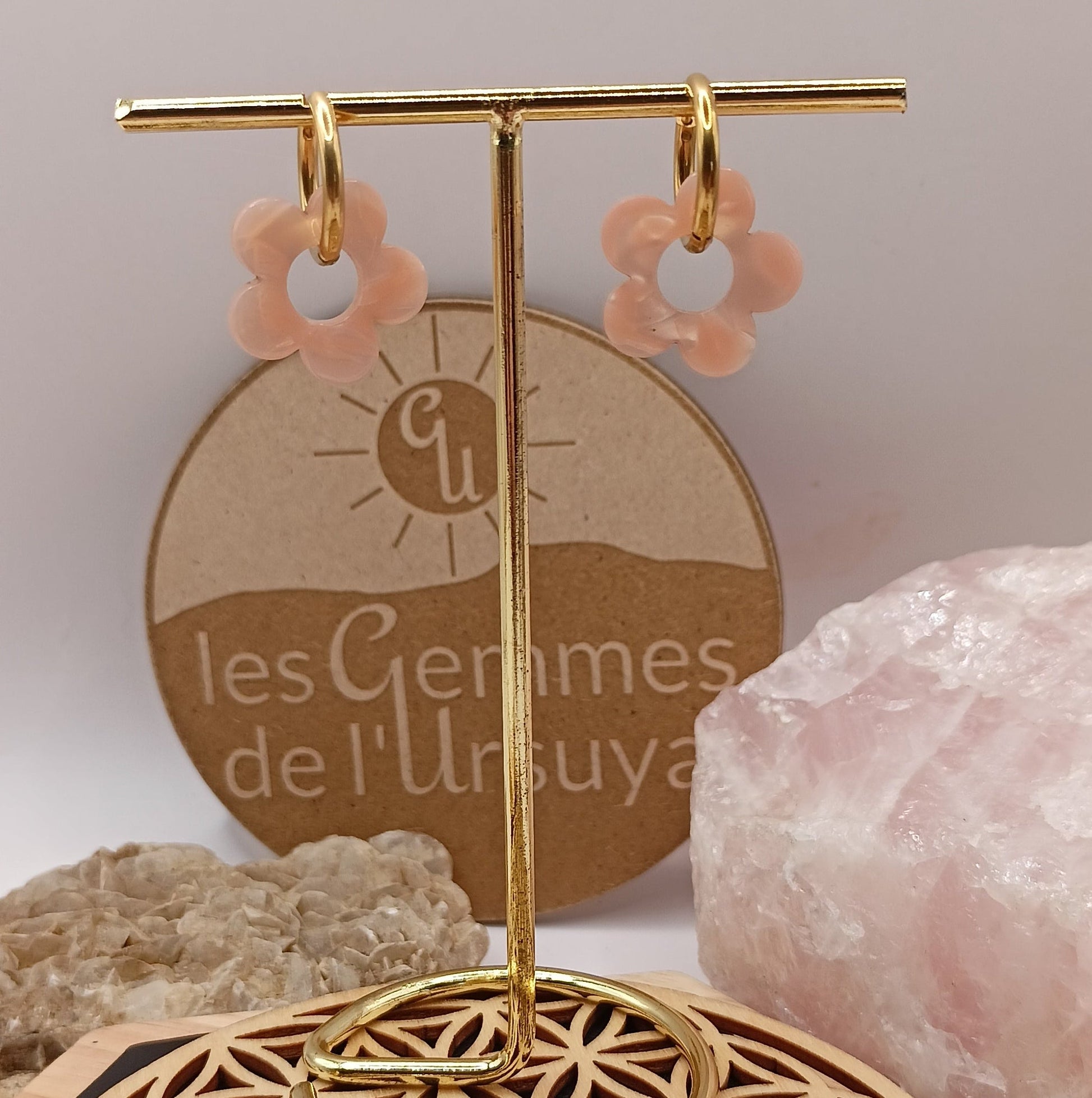Boucles d'oreilles avec petites fleurs en résine _ Interchangeables Les Gemmes de l'Ursuya