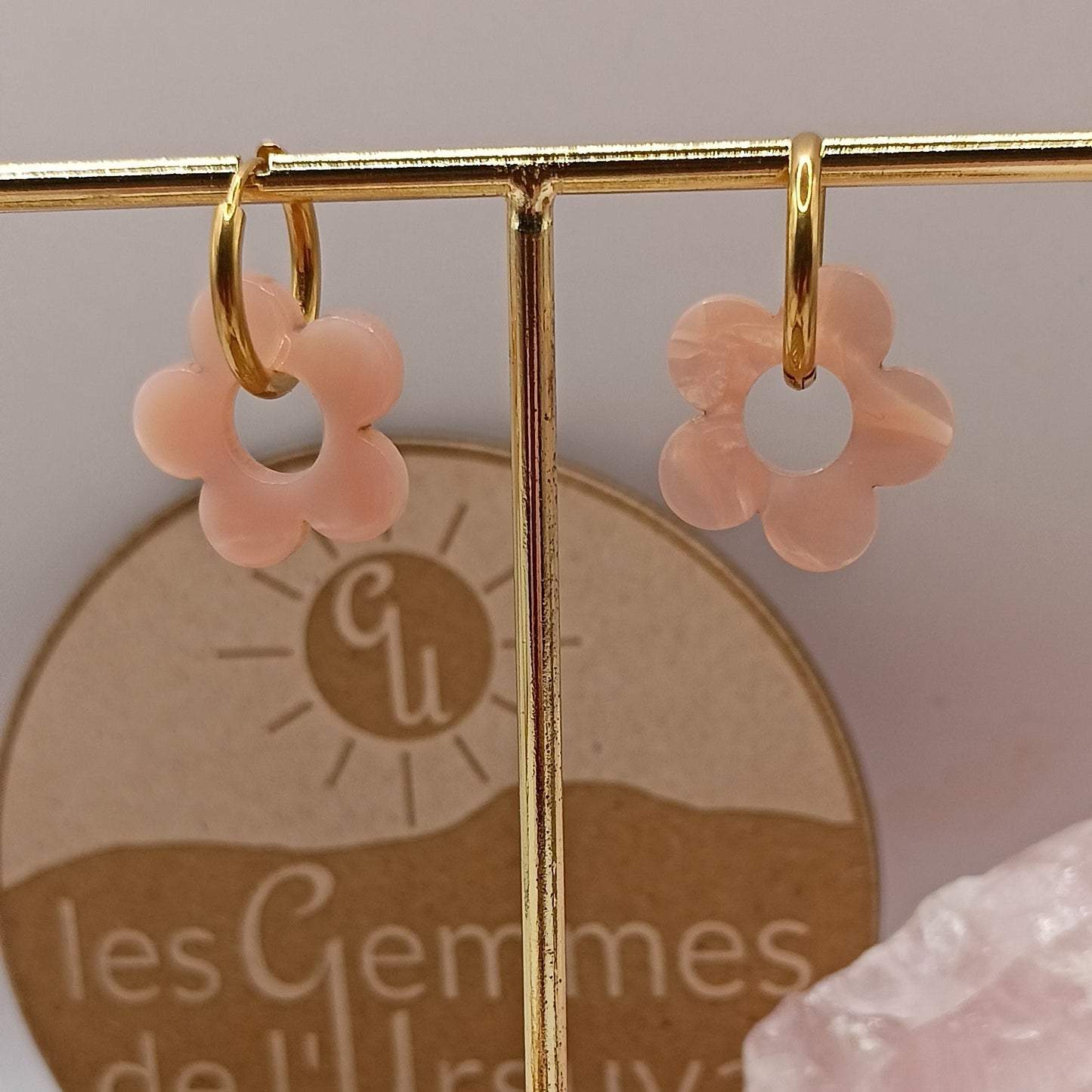 Boucles d'oreilles avec petites fleurs en résine _ Interchangeables Les Gemmes de l'Ursuya