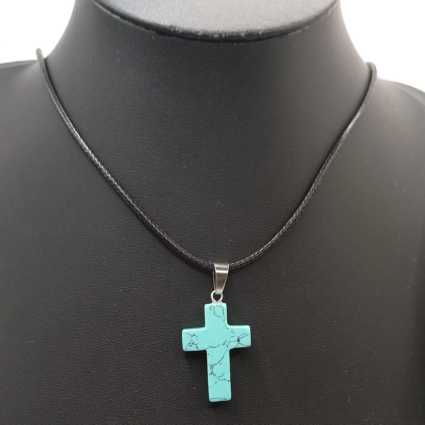 Collier cordon avec pendentif en Pierre Naturelle Holwite Turquoise Croix Catholique