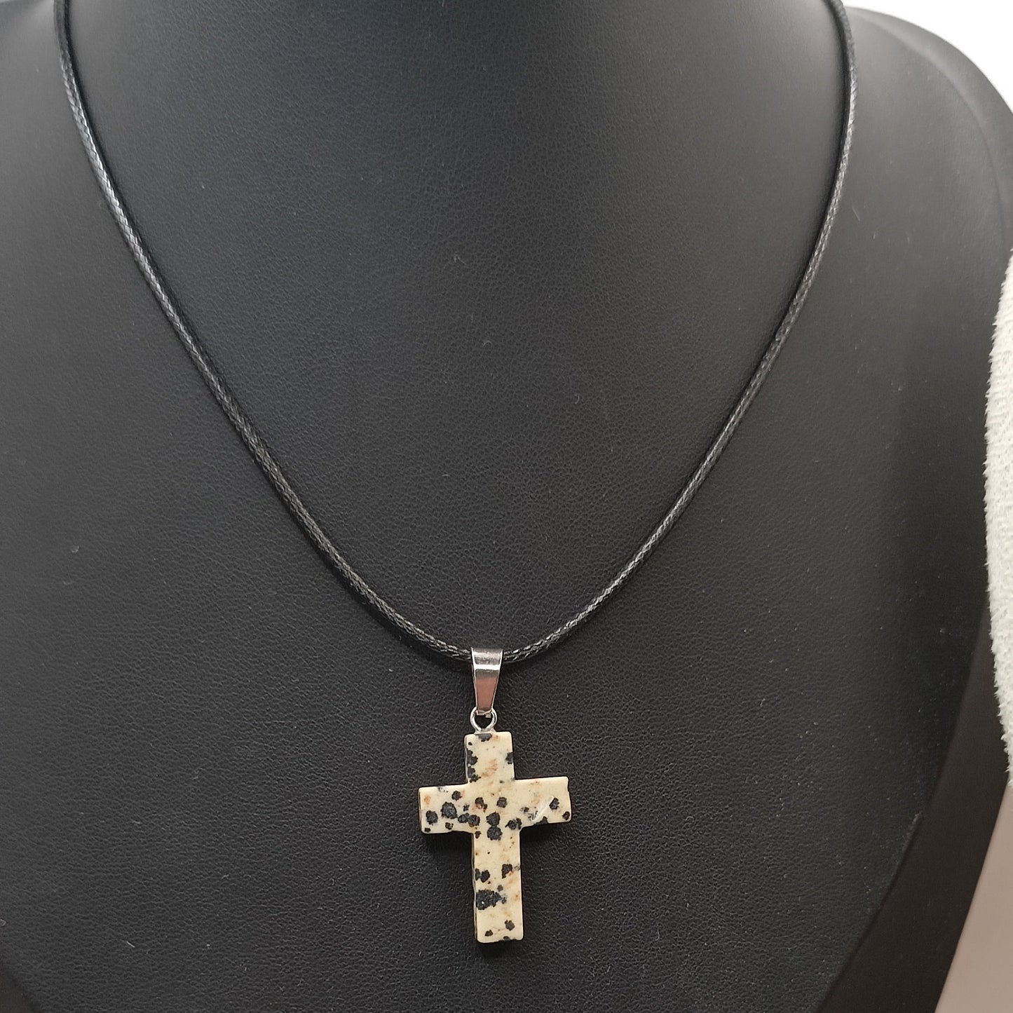 Collier pendentif en Pierre Naturelle Jaspe Dalmatien Croix Catholique