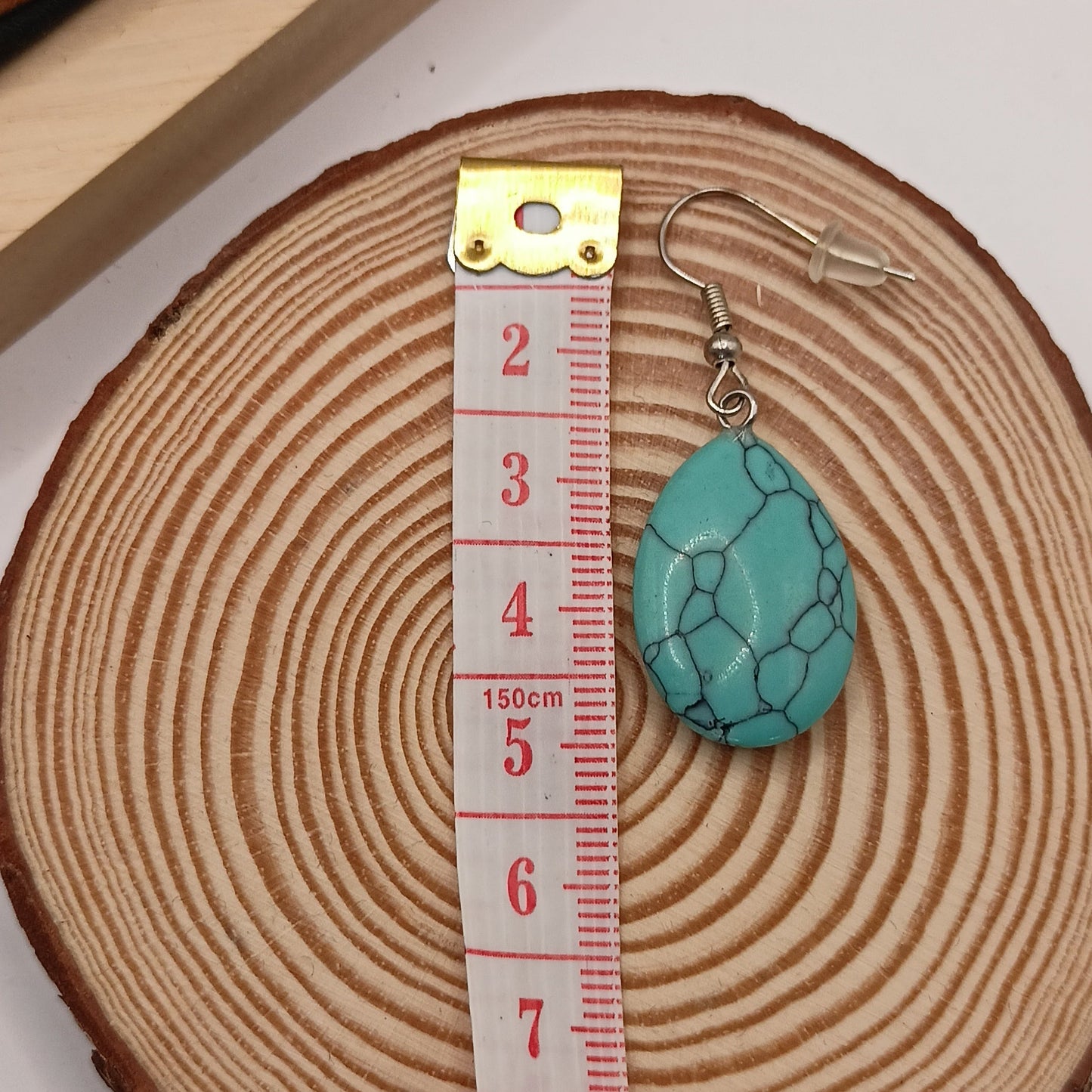 Boucles d’oreilles pendantes en Howlite turquoise ovale – fermoirs acier ou argent