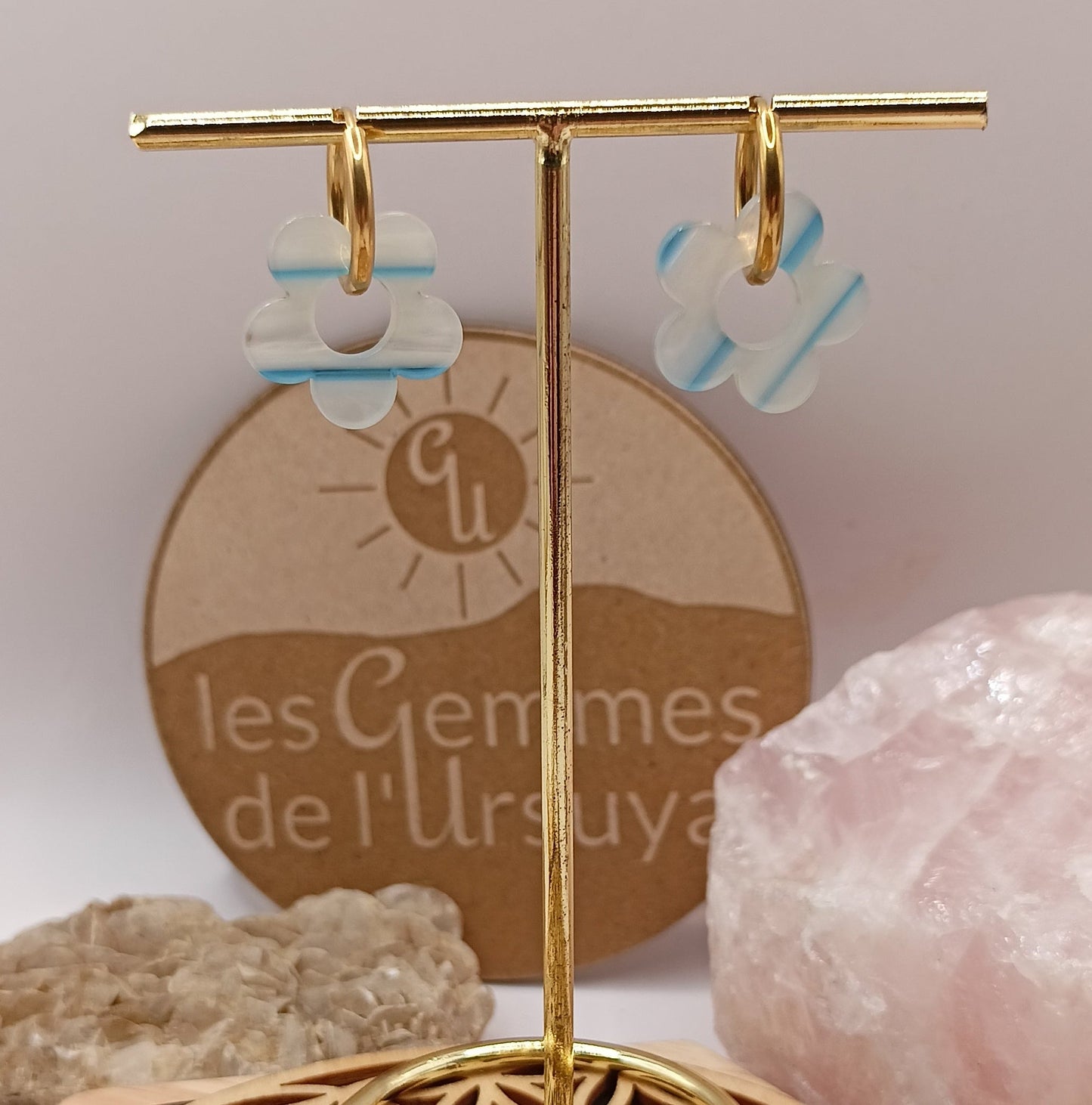 Boucles d'oreilles avec petites fleurs en résine _ Interchangeables Les Gemmes de l'Ursuya
