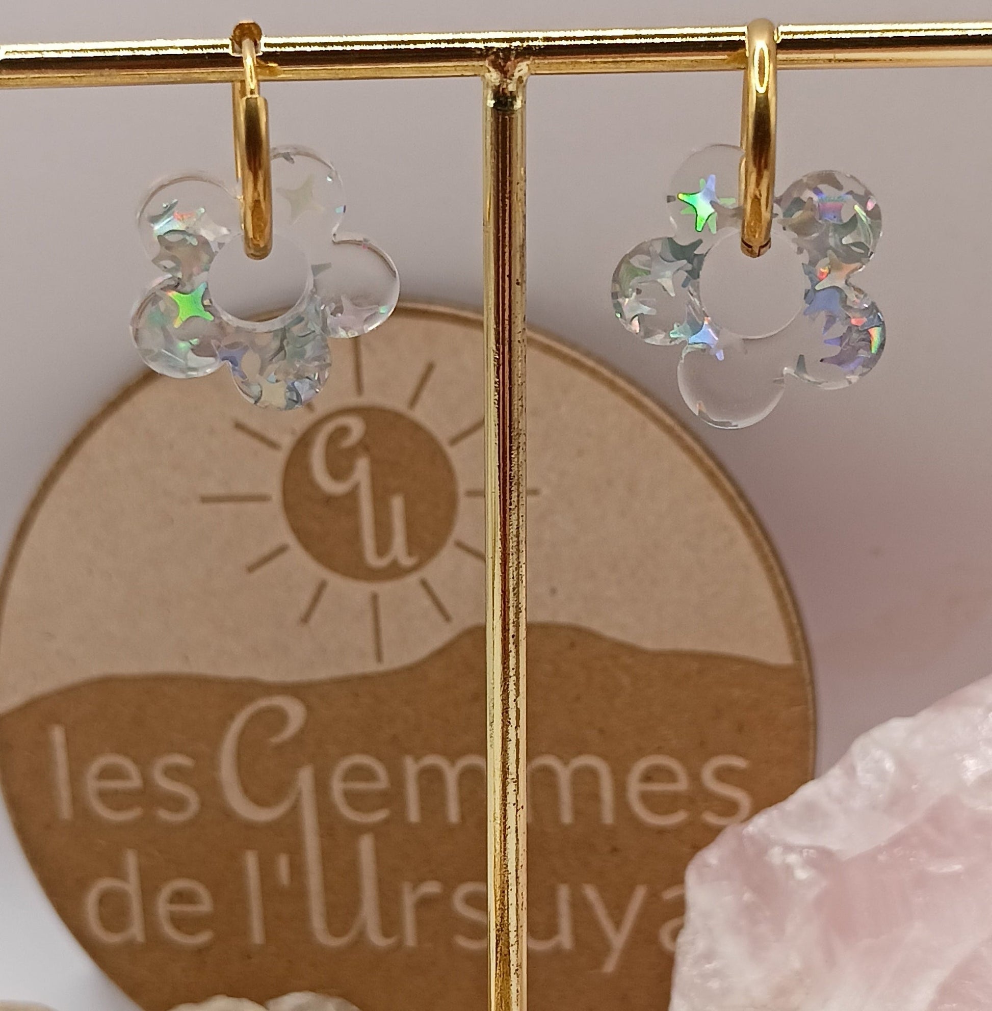 Boucles d'oreilles avec petites fleurs en résine _ Interchangeables Les Gemmes de l'Ursuya