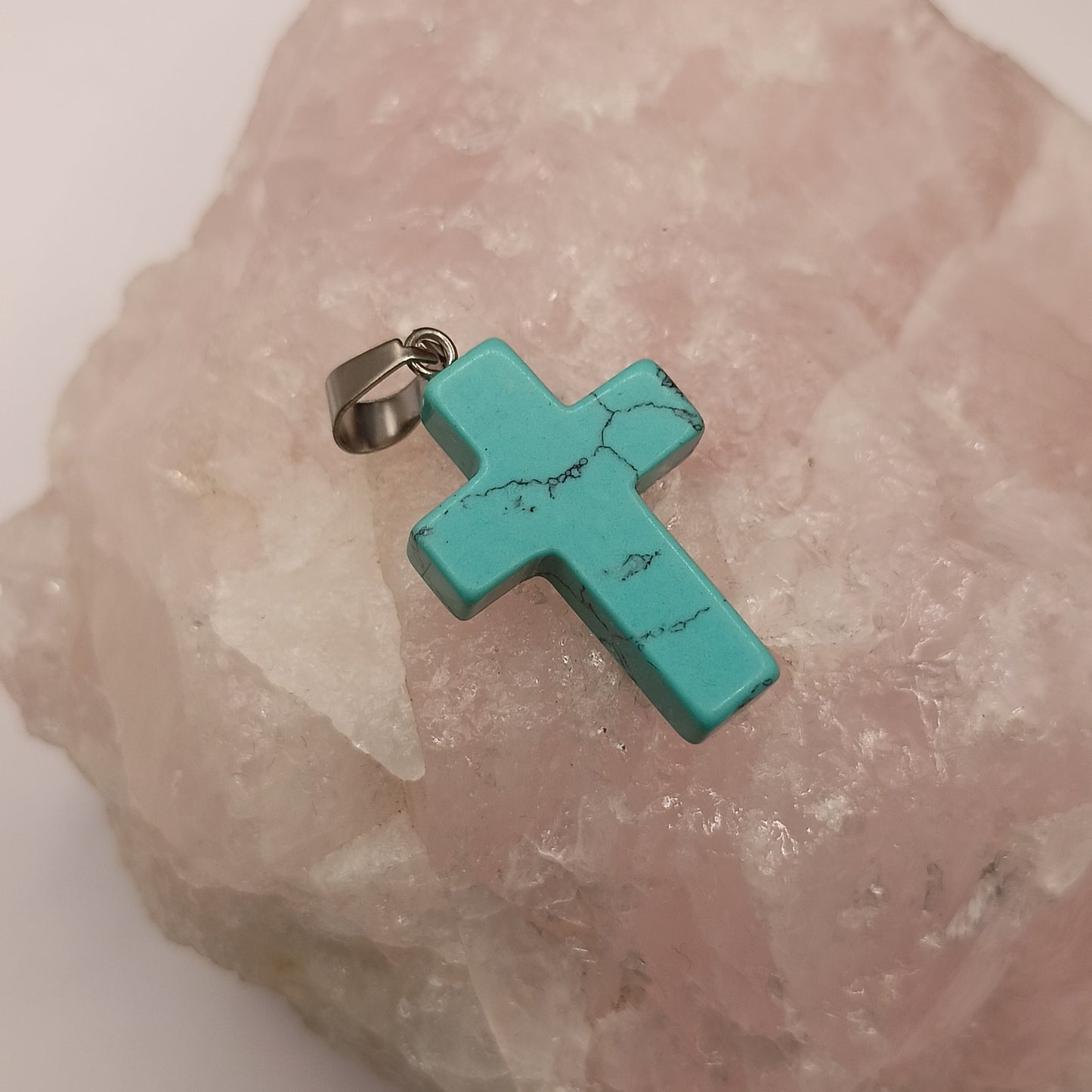 Collier cordon avec pendentif en Pierre Naturelle Holwite Turquoise Croix Catholique