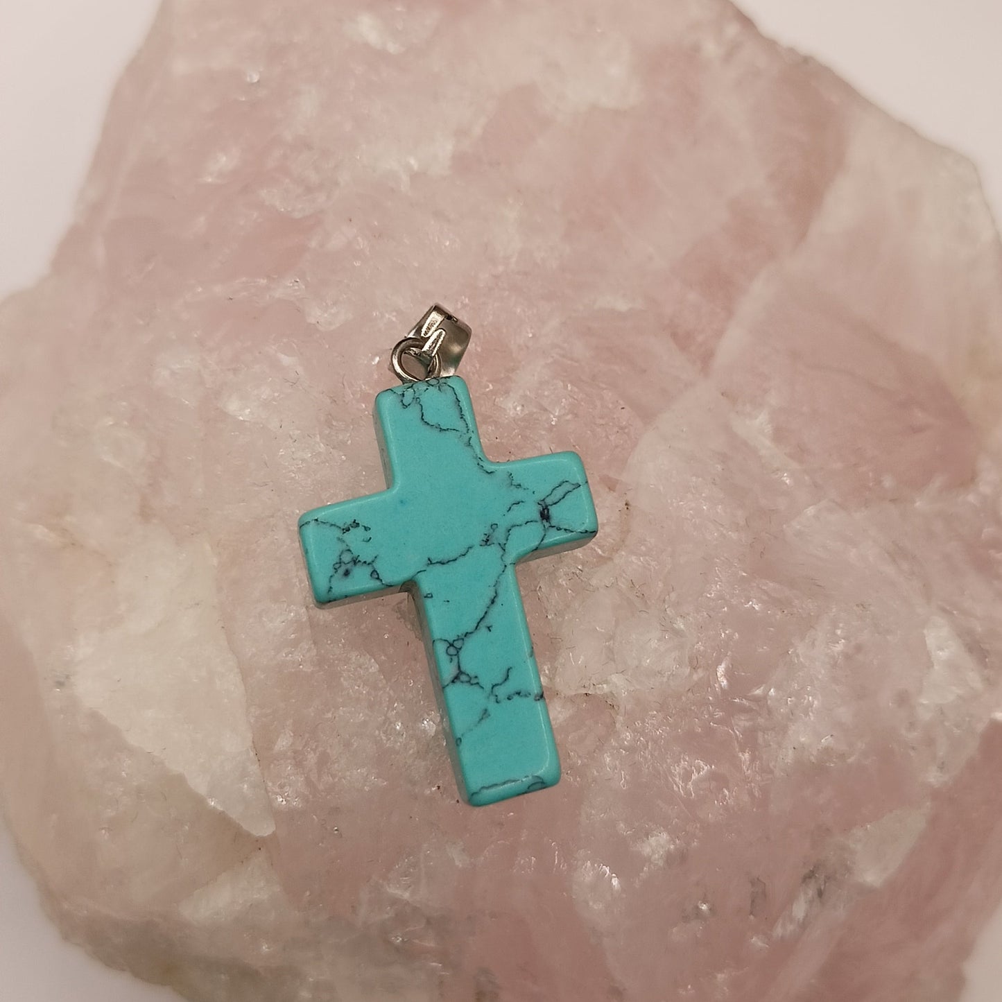 Collier cordon avec pendentif en Pierre Naturelle Holwite Turquoise Croix Catholique