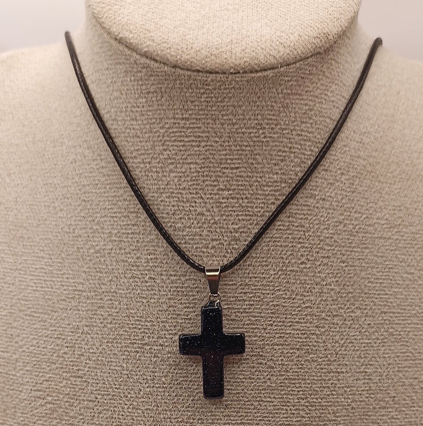 Collier pendentif verre imitation pierre du soleil bleu croix Catholique