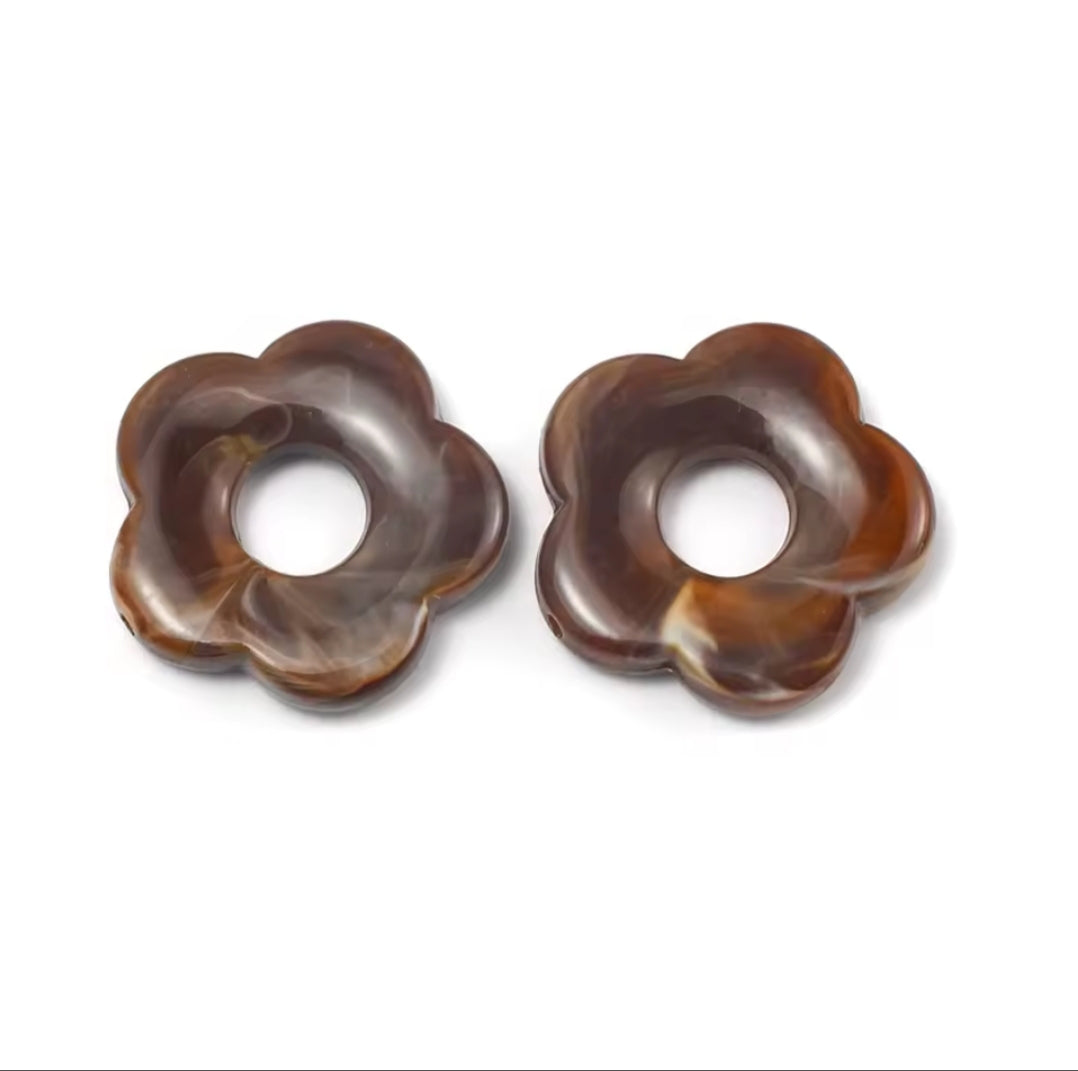 Boucles d'oreille avec grande fleurs en résine _ Interchangeables Les Gemmes de l'Ursuya