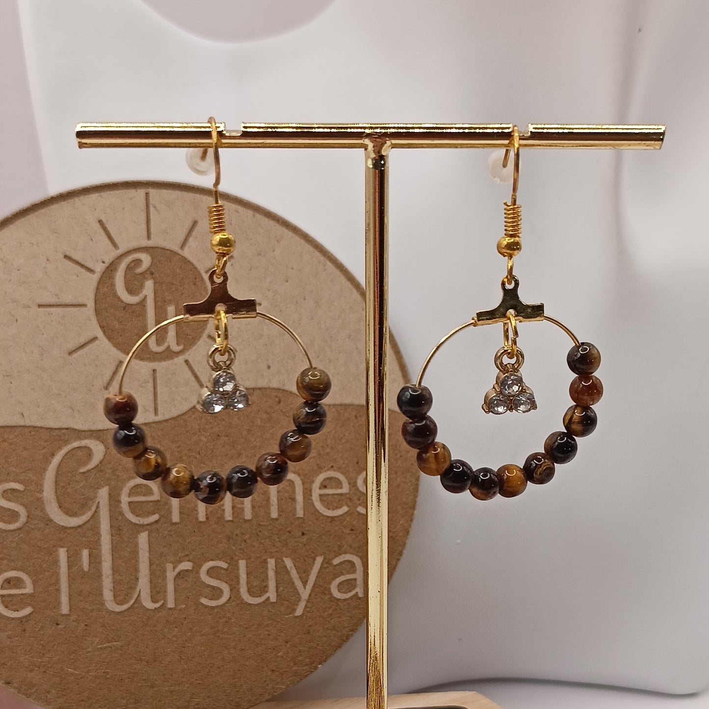 Boucles d’oreilles œil de tigre dorée et strass – Acier Inoxydable | Les Gemmes de l’Ursuya