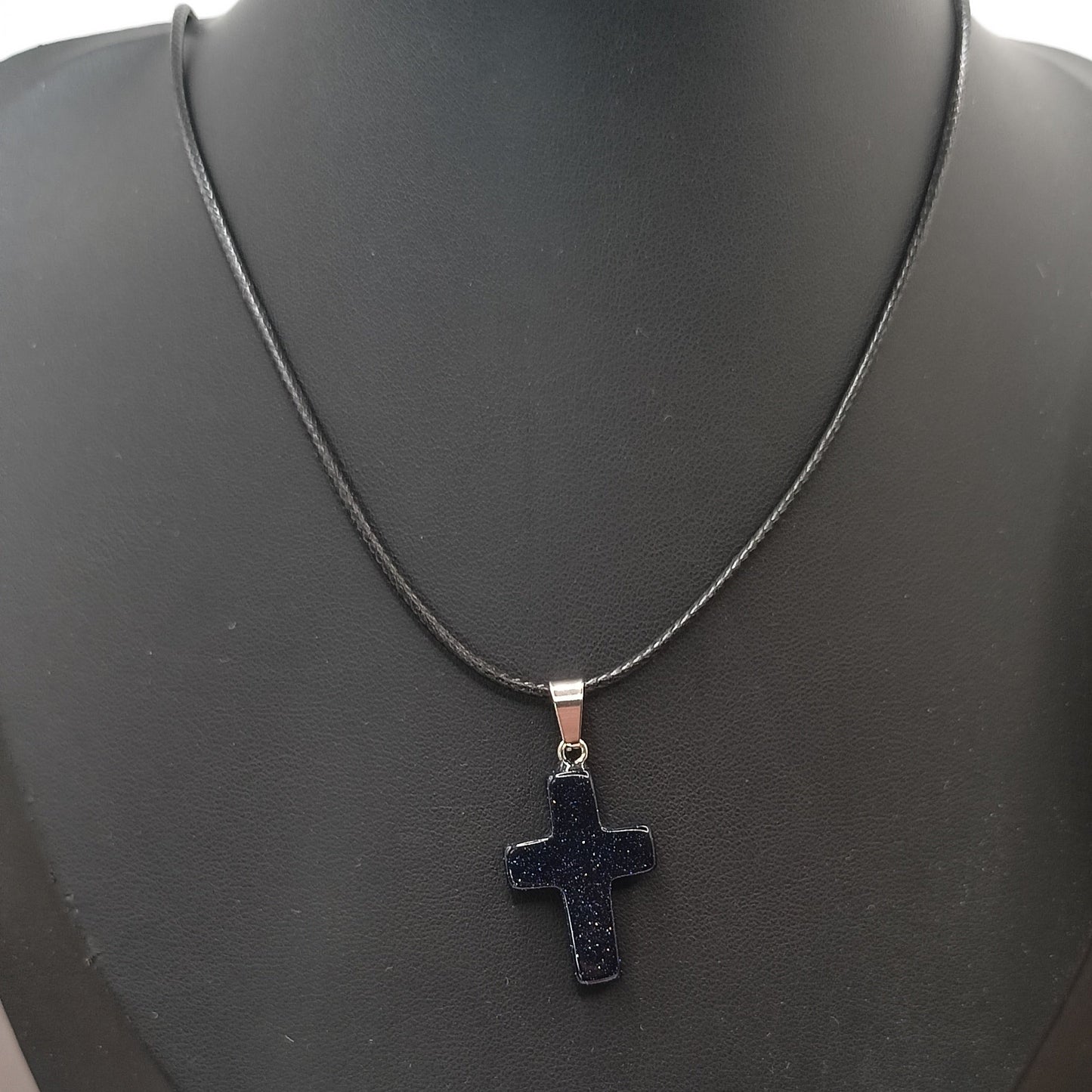 Collier pendentif verre imitation pierre du soleil bleu croix Catholique