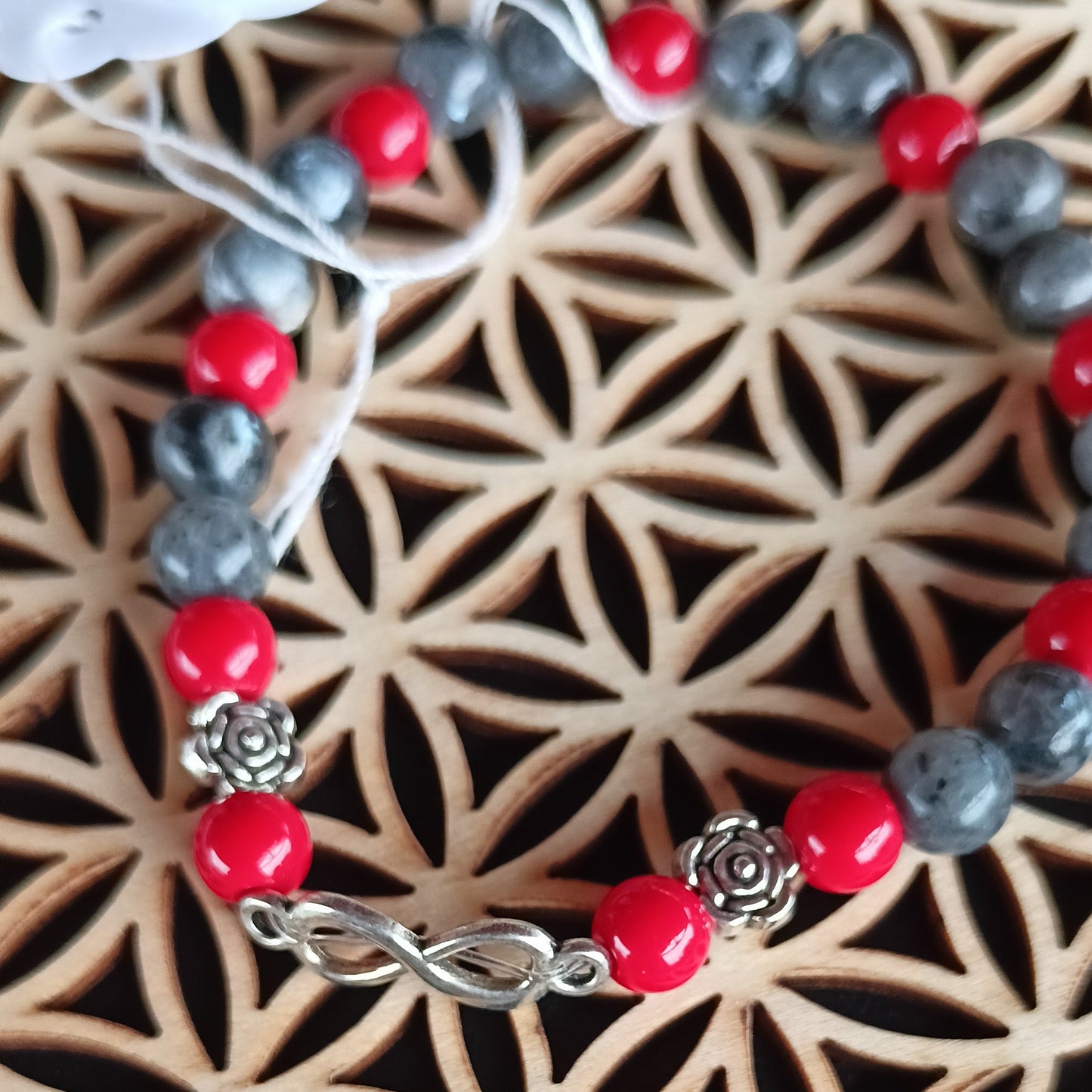 Bracelet en Pierre Naturelle Corail et labradorite grise symbole infini