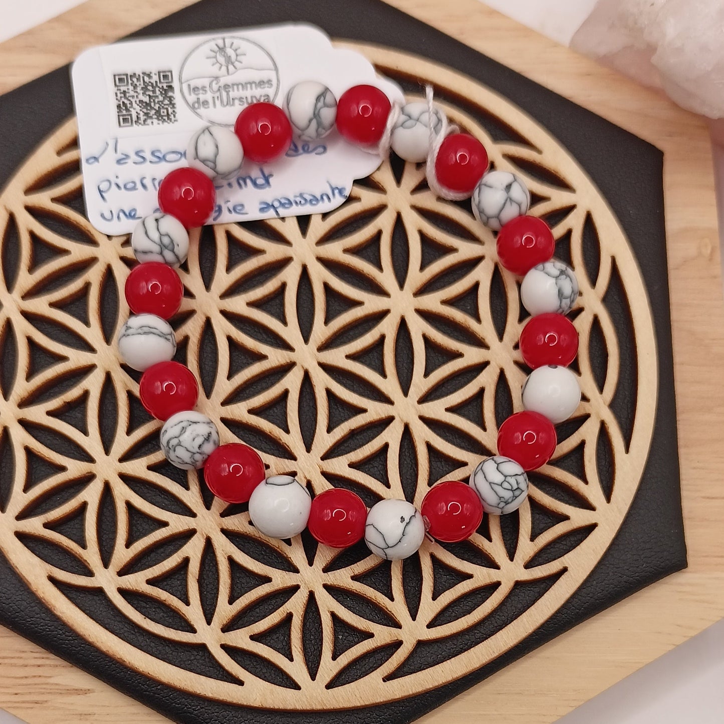 Bracelet pierres naturelles – Corail & Howlite