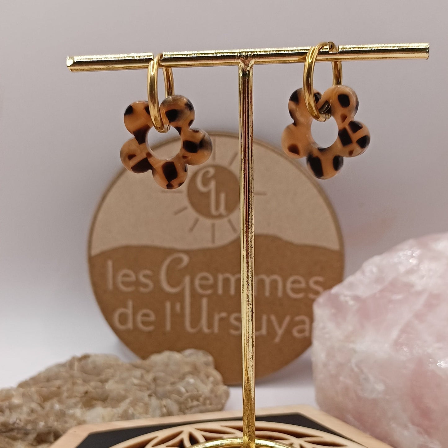 Boucles d'oreilles avec petites fleurs en résine _ Interchangeables Les Gemmes de l'Ursuya