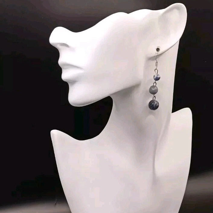 Boucles d’oreilles pendantes en Sodalite bleu – 3 pierres naturelles + choix acier inoxydable ou argent Les Gemmes de l'Ursuya