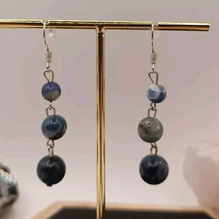 Boucles d’oreilles pendantes en Sodalite bleu – 3 pierres naturelles + choix acier inoxydable ou argent Les Gemmes de l'Ursuya