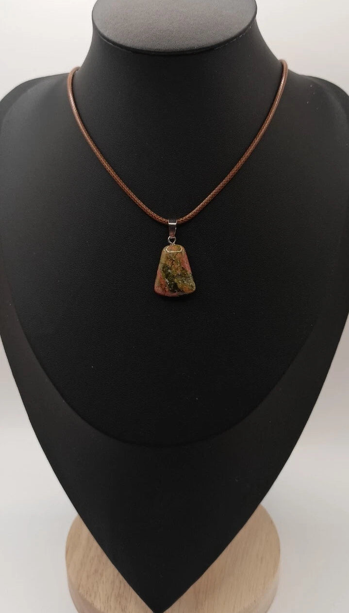 Collier avec Pendentif Pierre Naturelle Unakite Les Gemmes de l'Ursuya