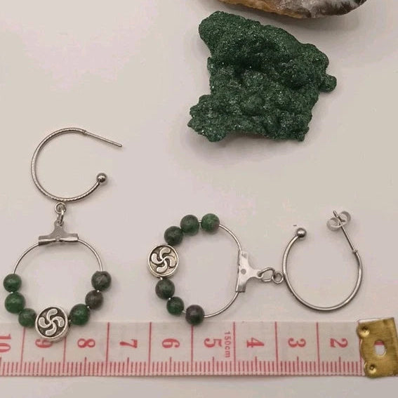 Boucles D'oreilles Fermoirs Argenté Et Zoisite Verte Naturelle Lauburu Basque Les Gemmes de l'Ursuya